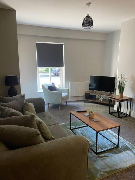 Poplar House-2Bedroom House In Town Centre With Free Parking By Shortstays4U Кингс Лин Екстериор снимка