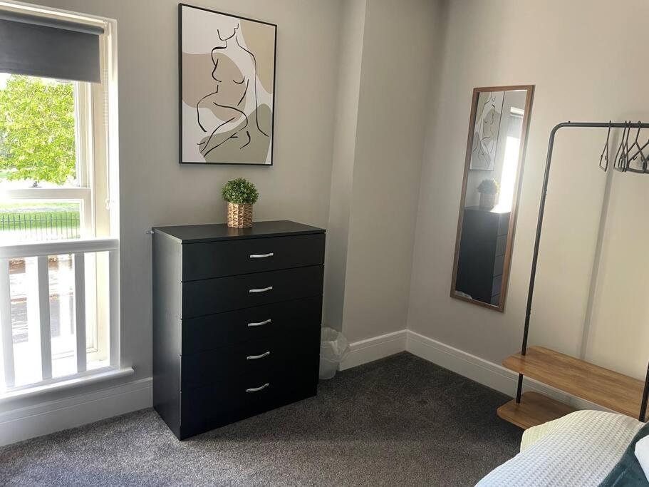 Poplar House-2Bedroom House In Town Centre With Free Parking By Shortstays4U Кингс Лин Екстериор снимка
