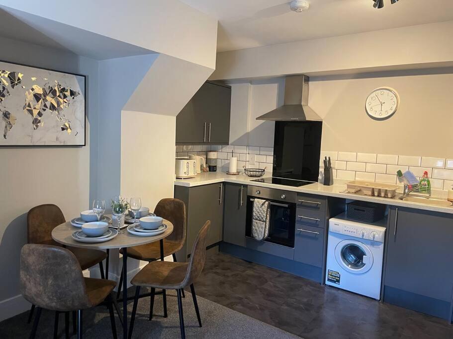 Poplar House-2Bedroom House In Town Centre With Free Parking By Shortstays4U Кингс Лин Екстериор снимка